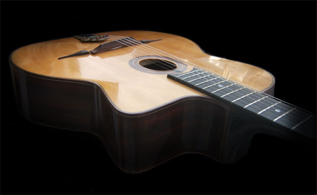 Manouche1-Milani La chitarra Selmer Maccaferri