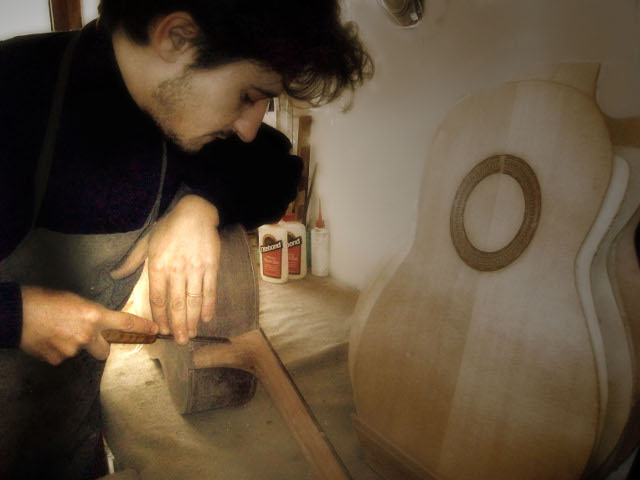 labo6Piccola Perché una chitarra è difettosa?