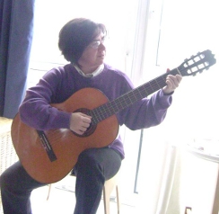 Foto1 Imparare a suonare la chitarra da autodidatta è possibile?